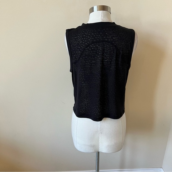 Lululemon Cinch Me Up Front Tank Top in Black 26108 - Picture 8 of 10